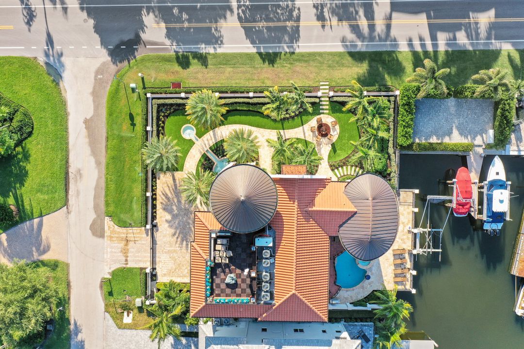 10080 Gulf Shore Dr, Naples, FL 34108