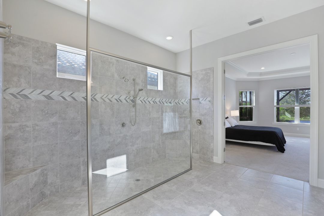 8427 Palacio Terrace S, Naples, FL 34114