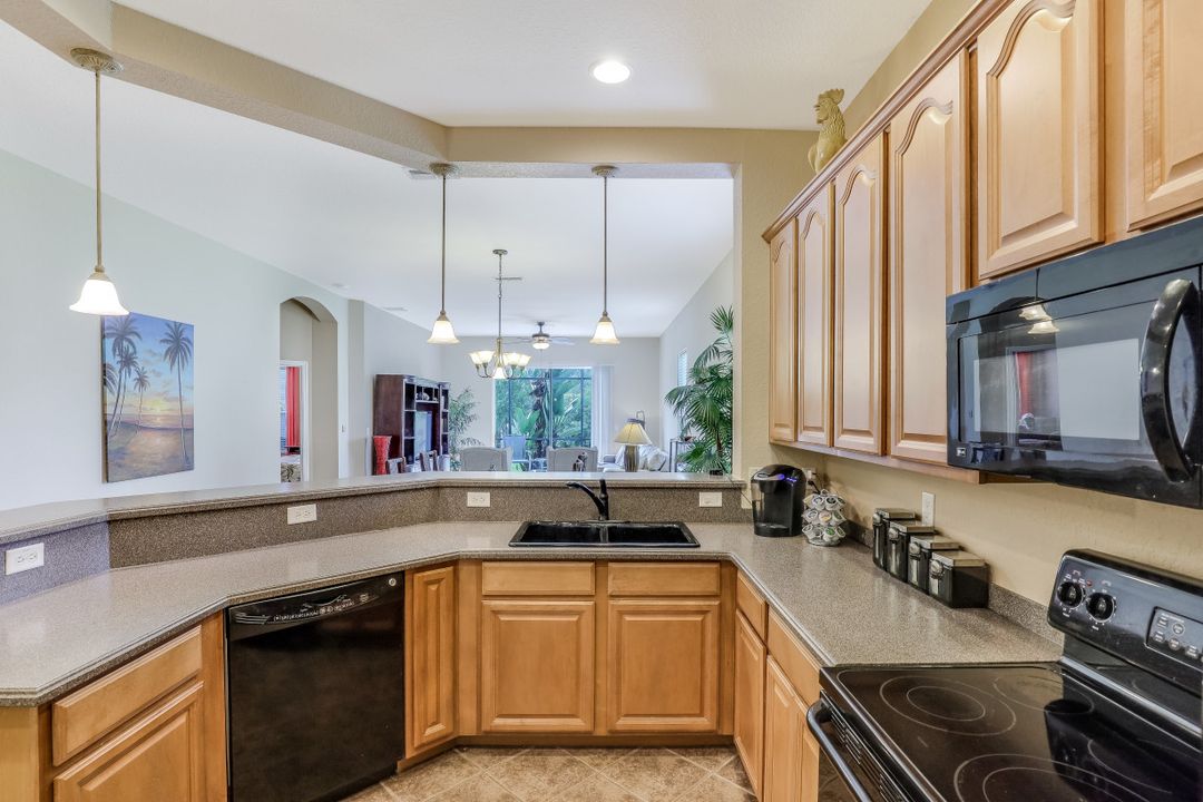 13892 Cleto Dr, Estero, FL 33928