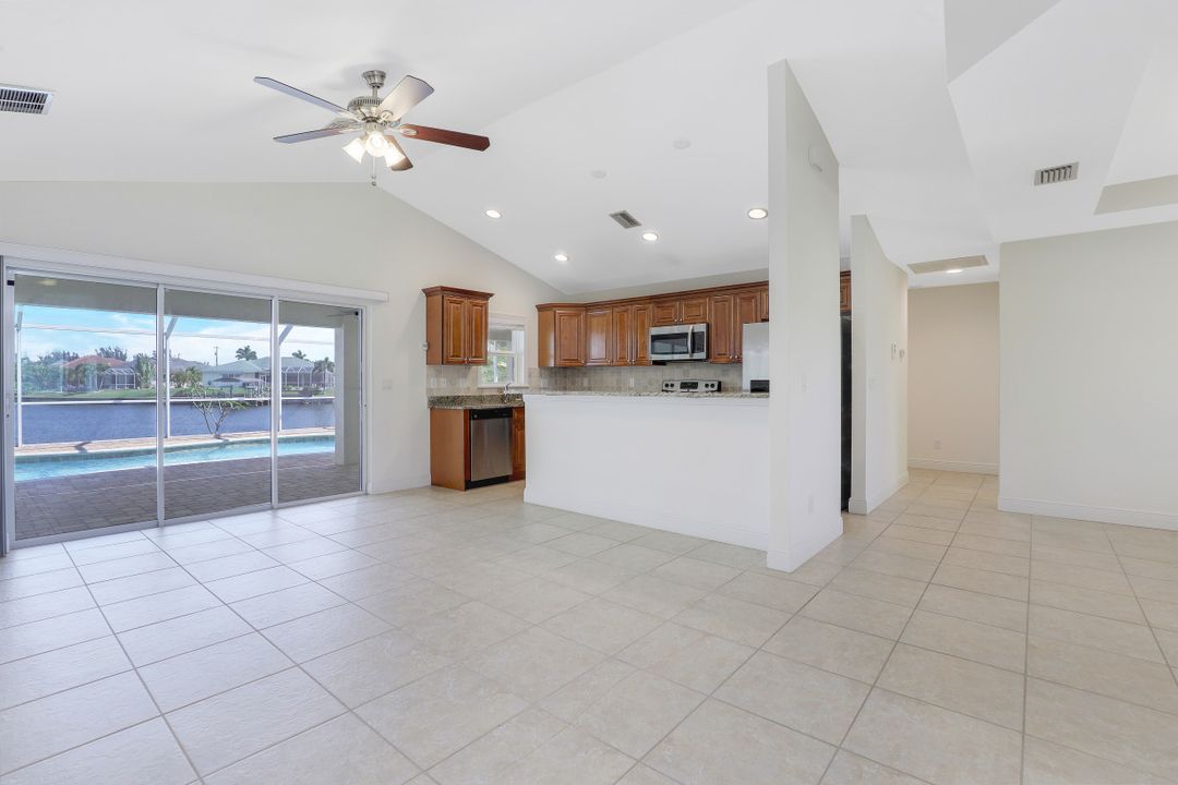 1723 SW 31st Ln, Cape Coral, FL 33914