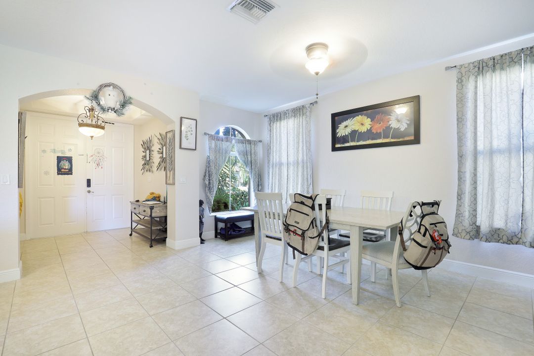 1697 Birdie Dr, Naples, FL 34120