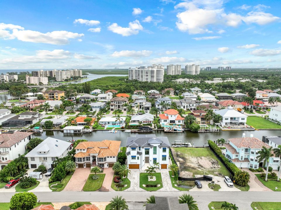 241 Egret Ave, Naples, FL 34108