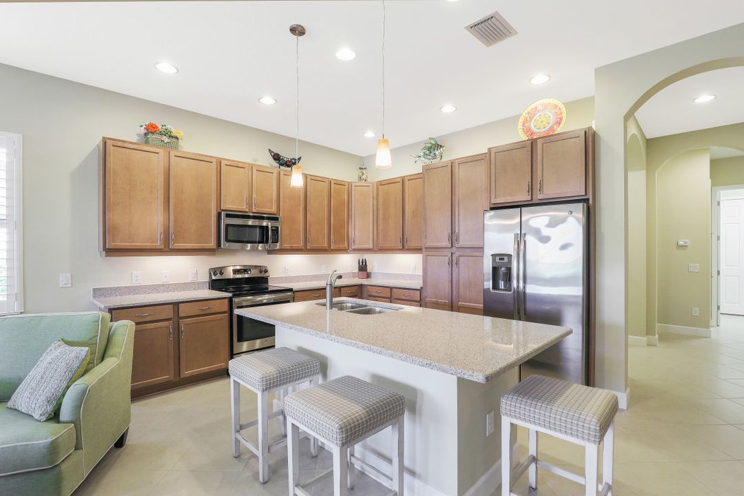 9448 Isla Bella Cir, Bonita Springs, FL 34135