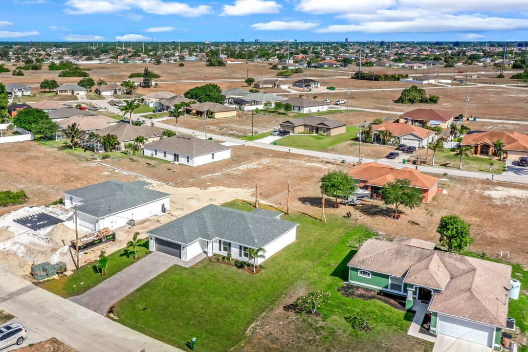 208 NW 28th Terrace, Cape Coral, FL 33993