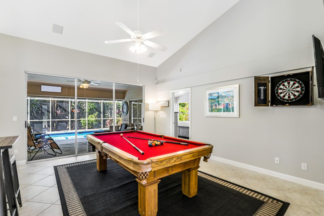 1517 Kenridge Pl, Naples, FL 34104