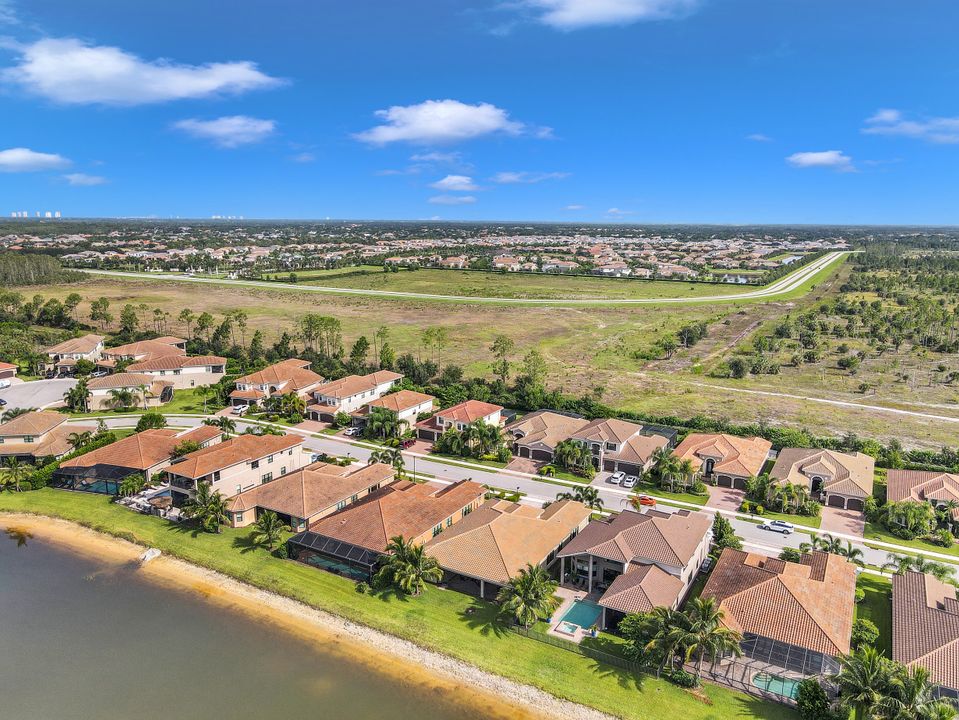 2915 Cinnamon Bay Cir, Naples, FL 34119