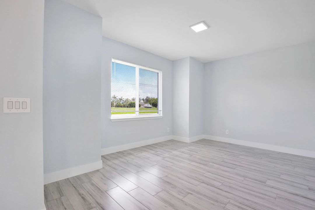 1334 SW Santa Barbara Pl, Cape Coral, FL 33991