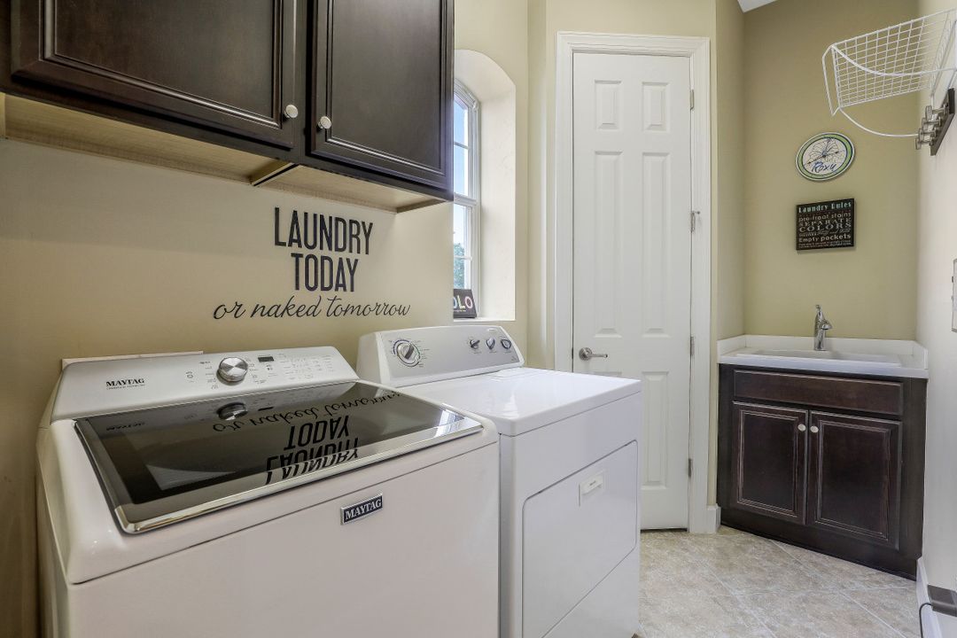 8779 Coastline Ct #202, Naples, FL 34120