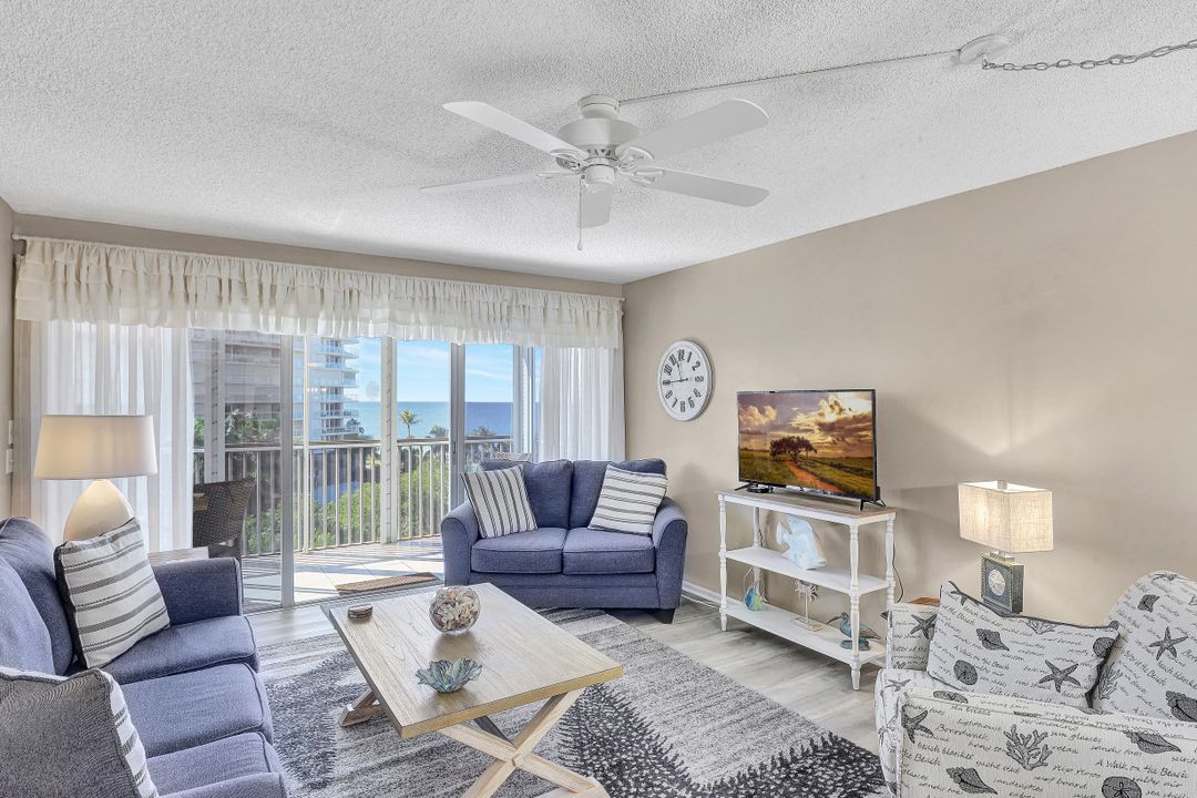 1 Bluebill Ave #709, Naples, FL 34108