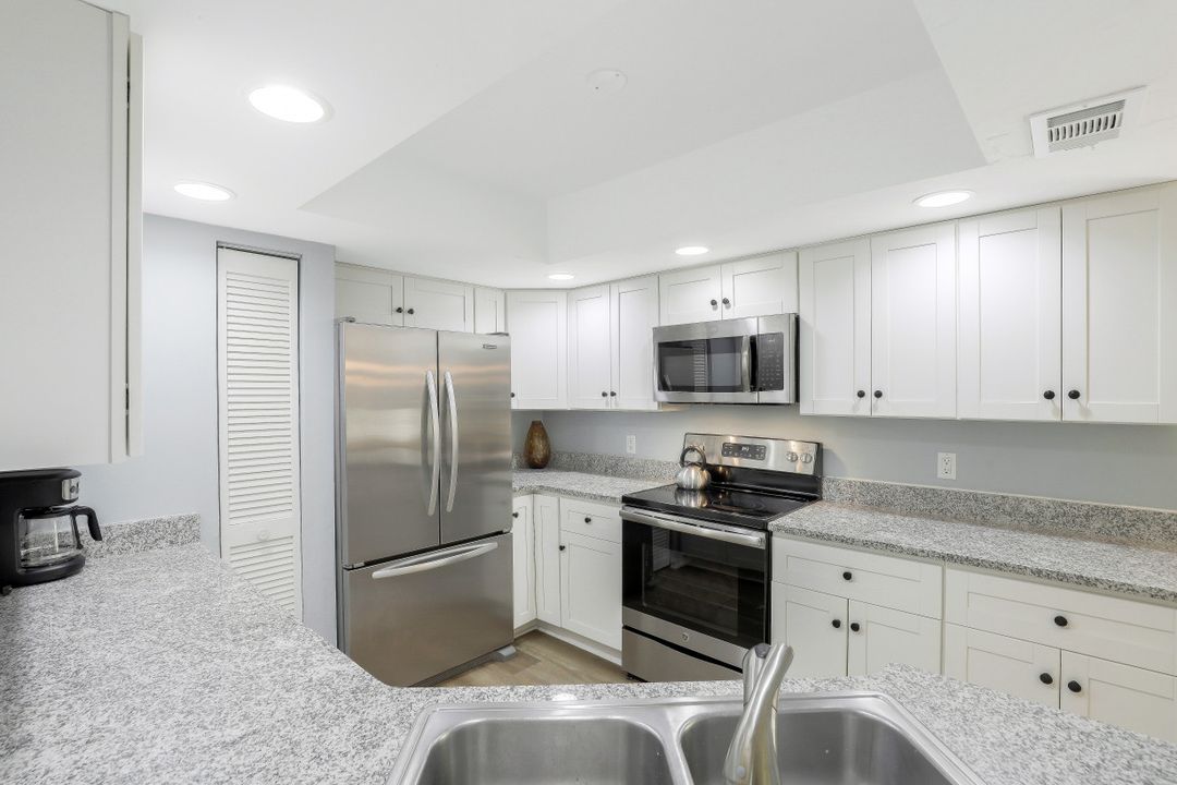 666 Wiggins Bay Dr #B-24, Naples, FL 34110