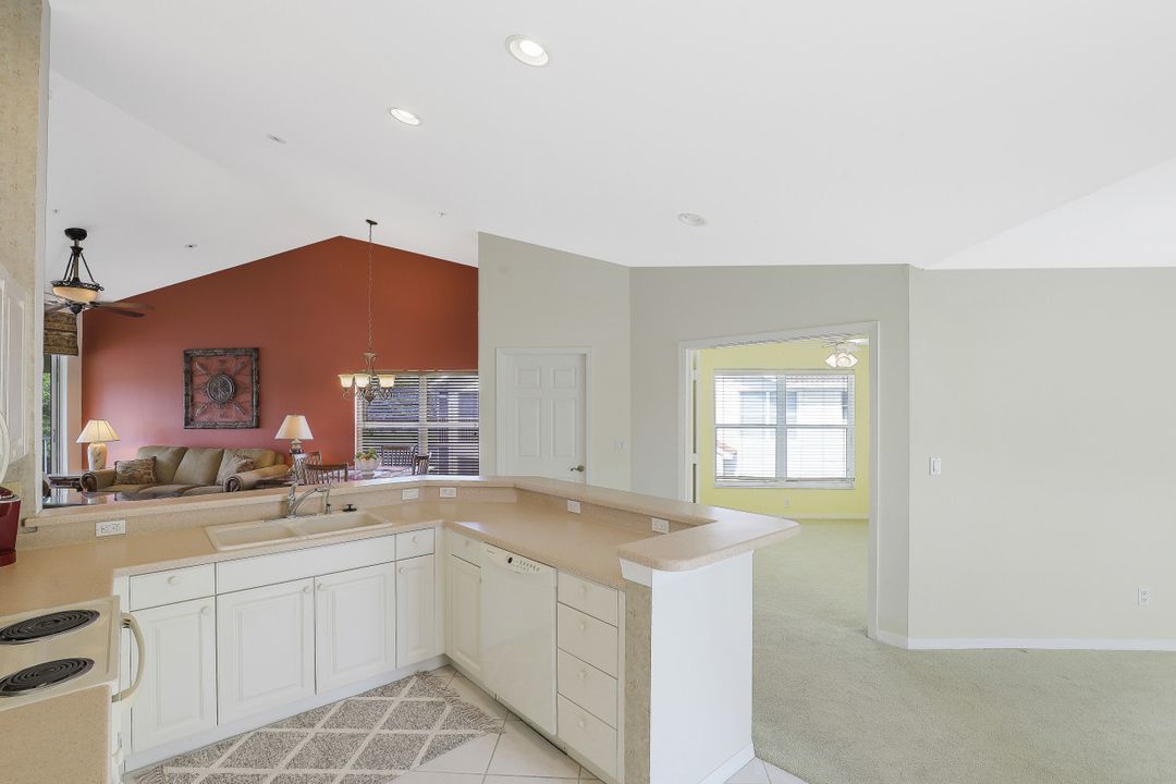 5025 Cedar Springs Dr #204, Naples, FL 34110