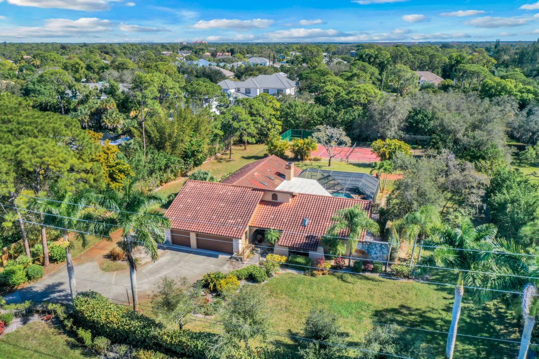 6846 Trail Blvd, Naples, FL 34108