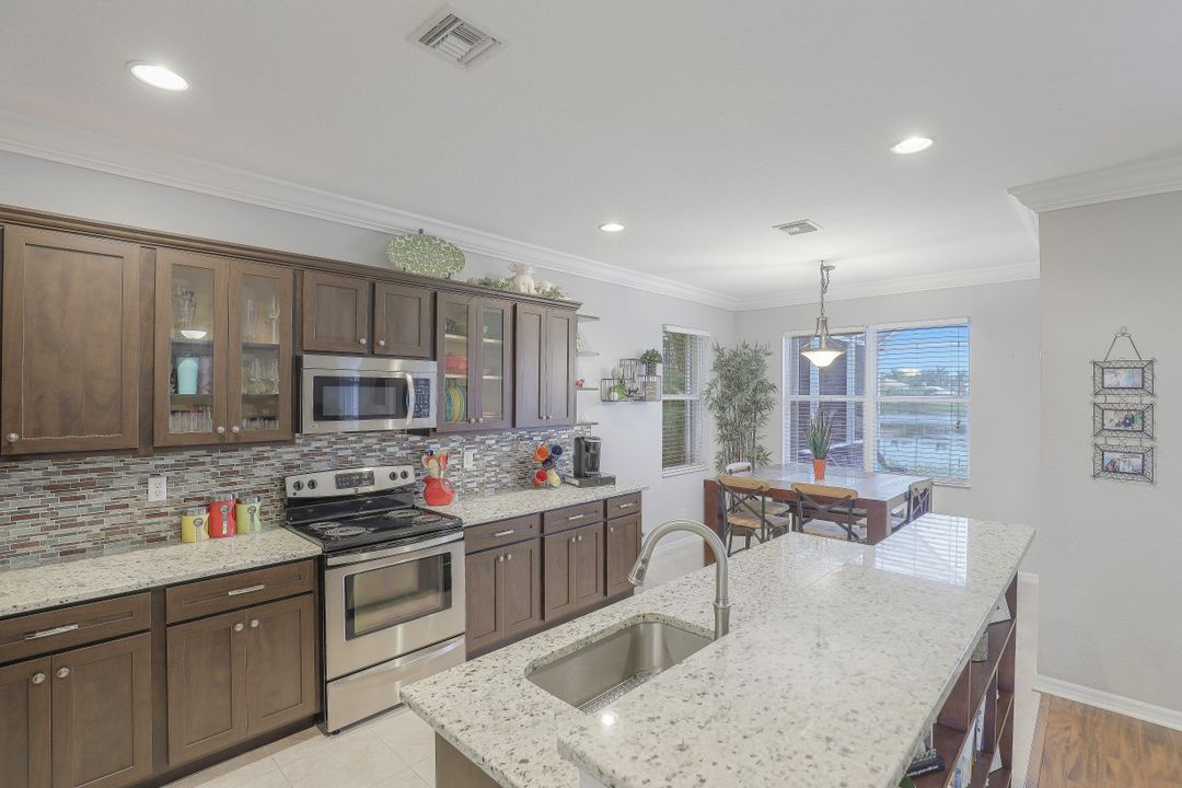 8313 Sumner Ave, Fort Myers, FL 33908