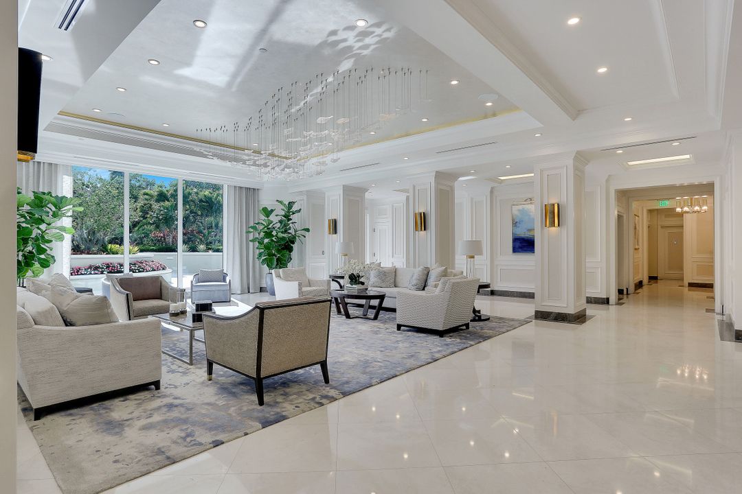 8960 Bay Colony Dr #703, Naples, FL 34108