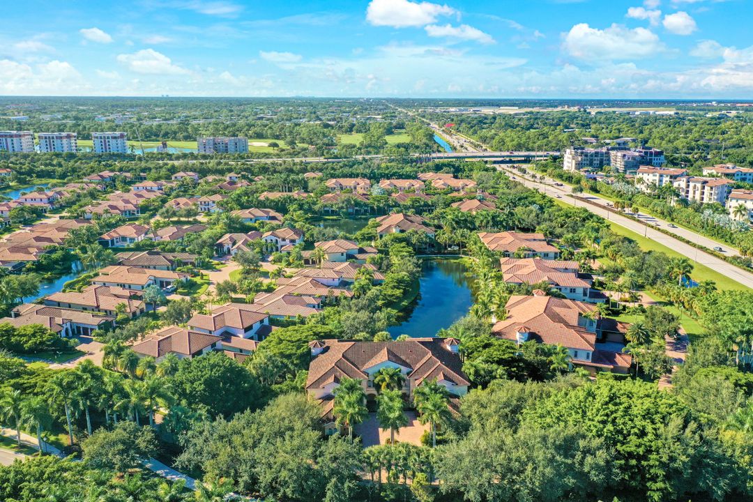 2325 Residence Cir #201, Naples, FL 34105