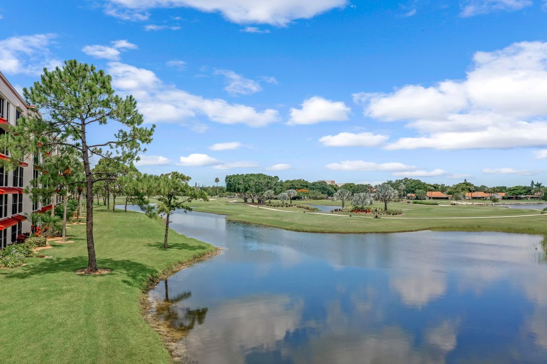 7406 Lake Breeze Dr APT 519, Fort Myers, FL 33907