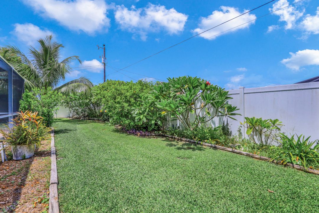 1007 Archer Pkwy E, Cape Coral, FL 33904