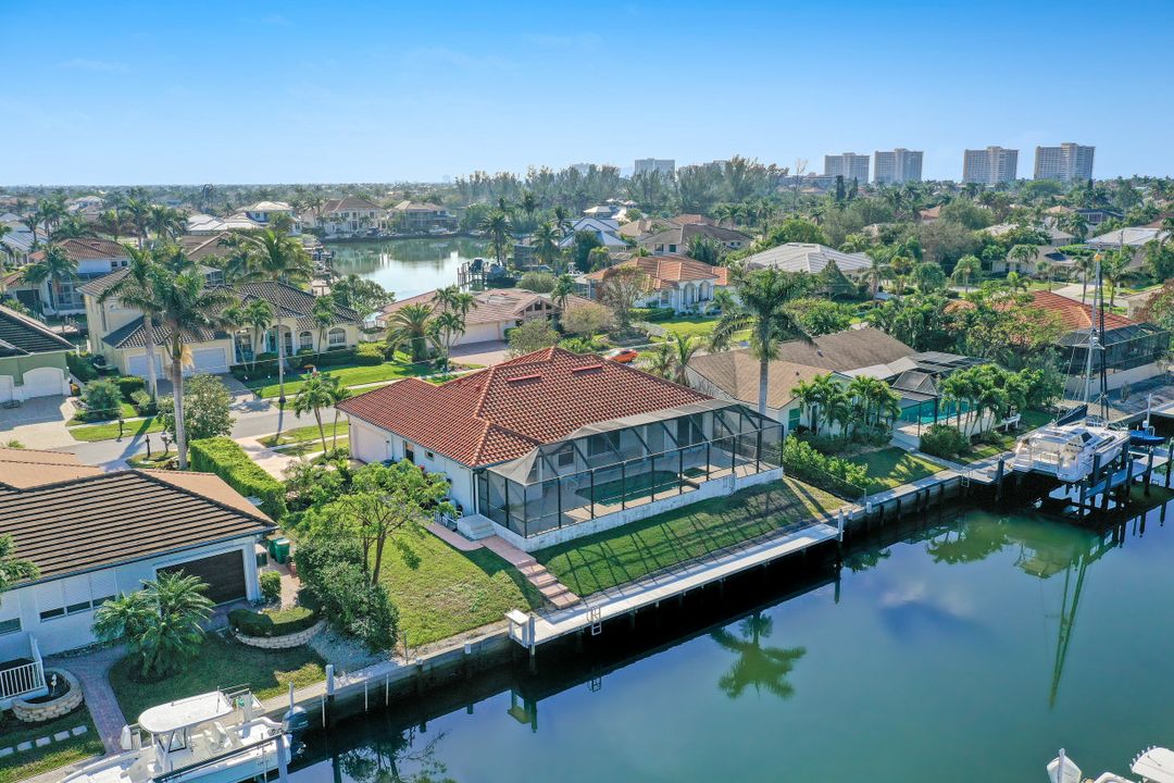 718 Nautilus Ct, Marco Island, FL 34145