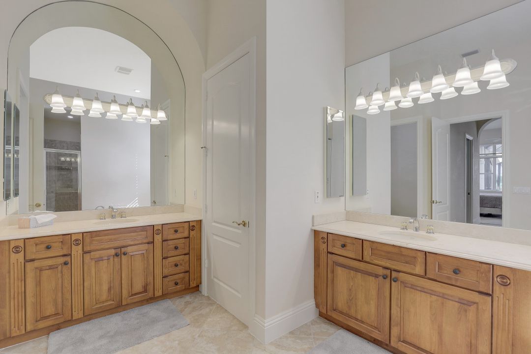 8560 Bellagio Dr, Naples, FL 34114