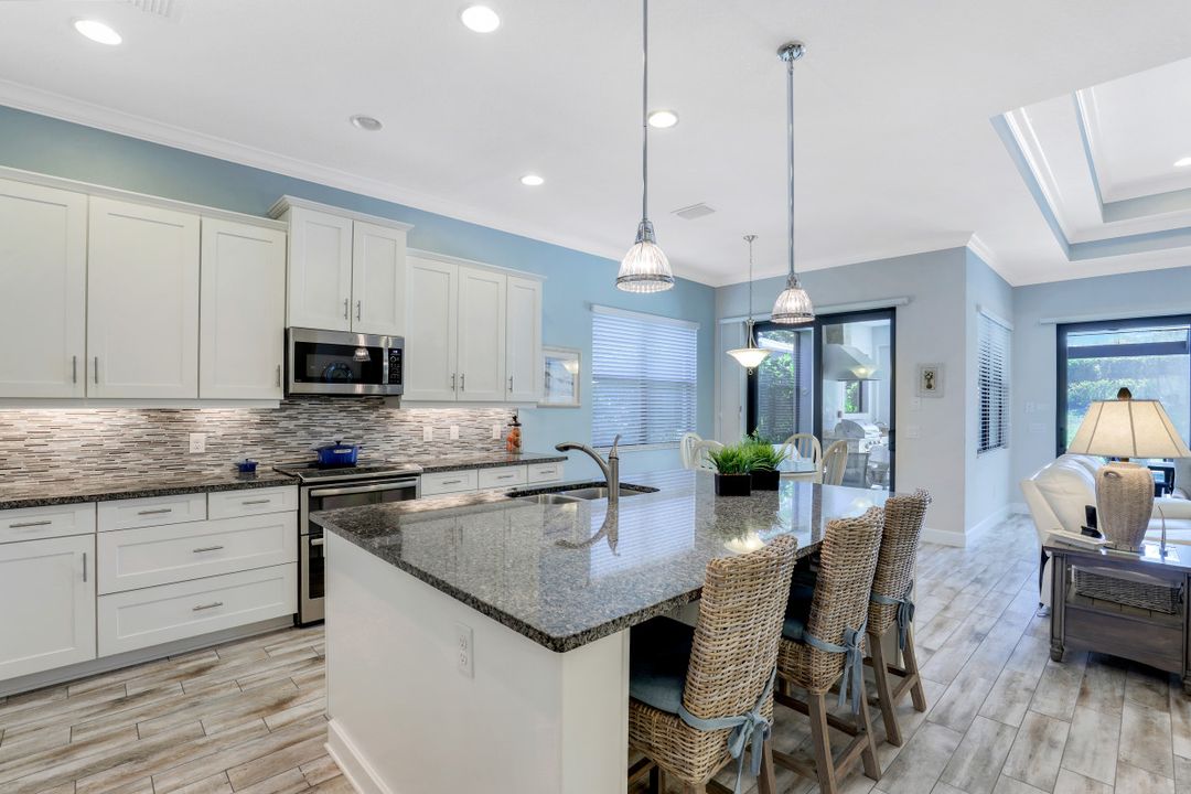 9073 Isla Bella Cir, Bonita Springs, FL 34135