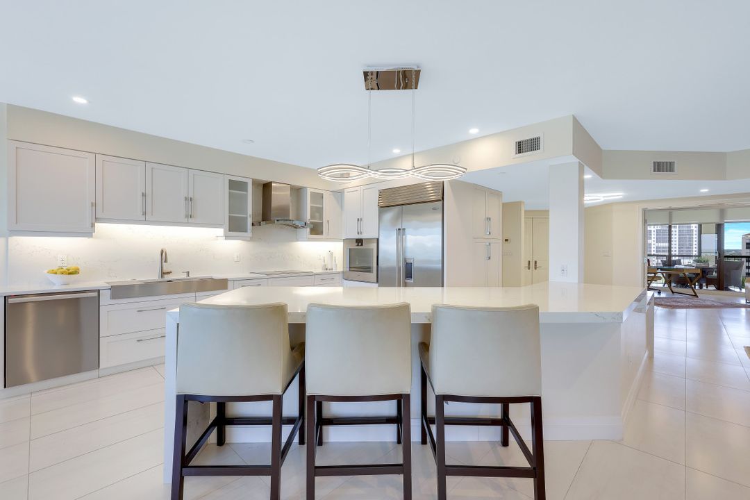 8171 Bay Colony Dr #1103, Naples, FL 34108