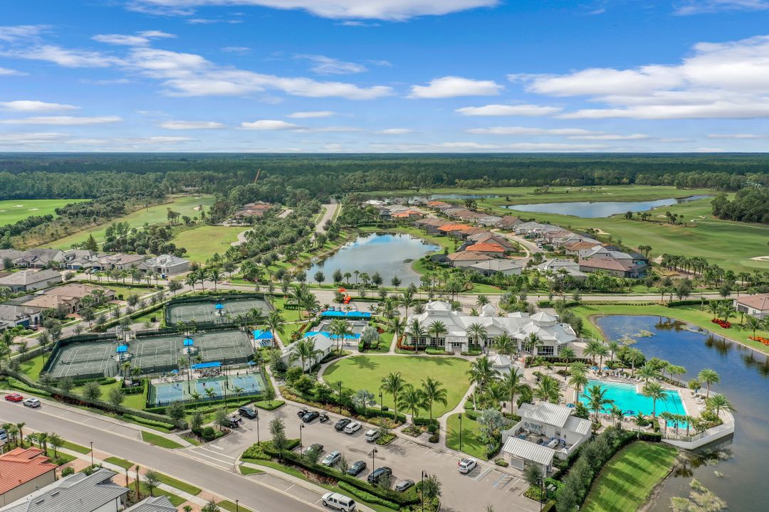 9350 Greyhawk Trl, Naples, FL 34120