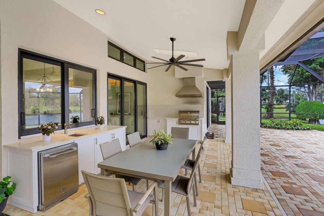 4501 Silver Fox Dr, Naples, FL 34119