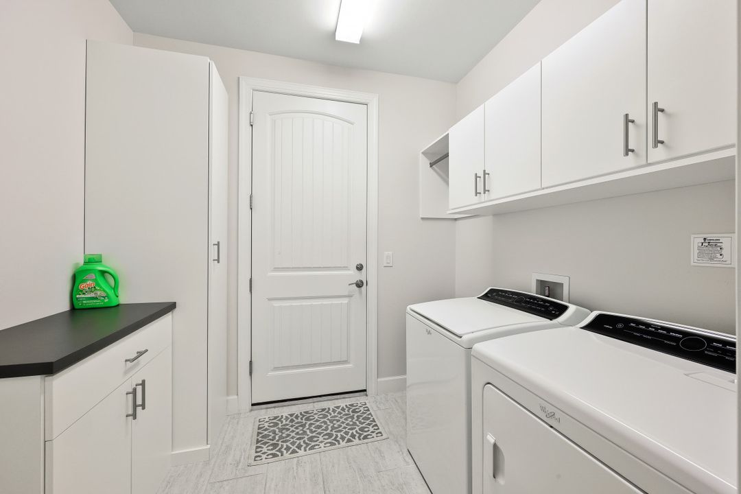 9431 Greyhawk Trl, Naples, FL 34120