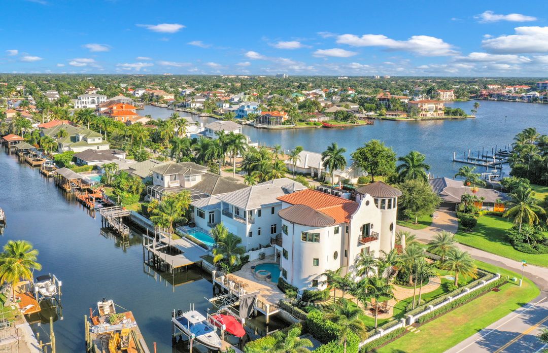 10080 Gulf Shore Dr, Naples, FL 34108