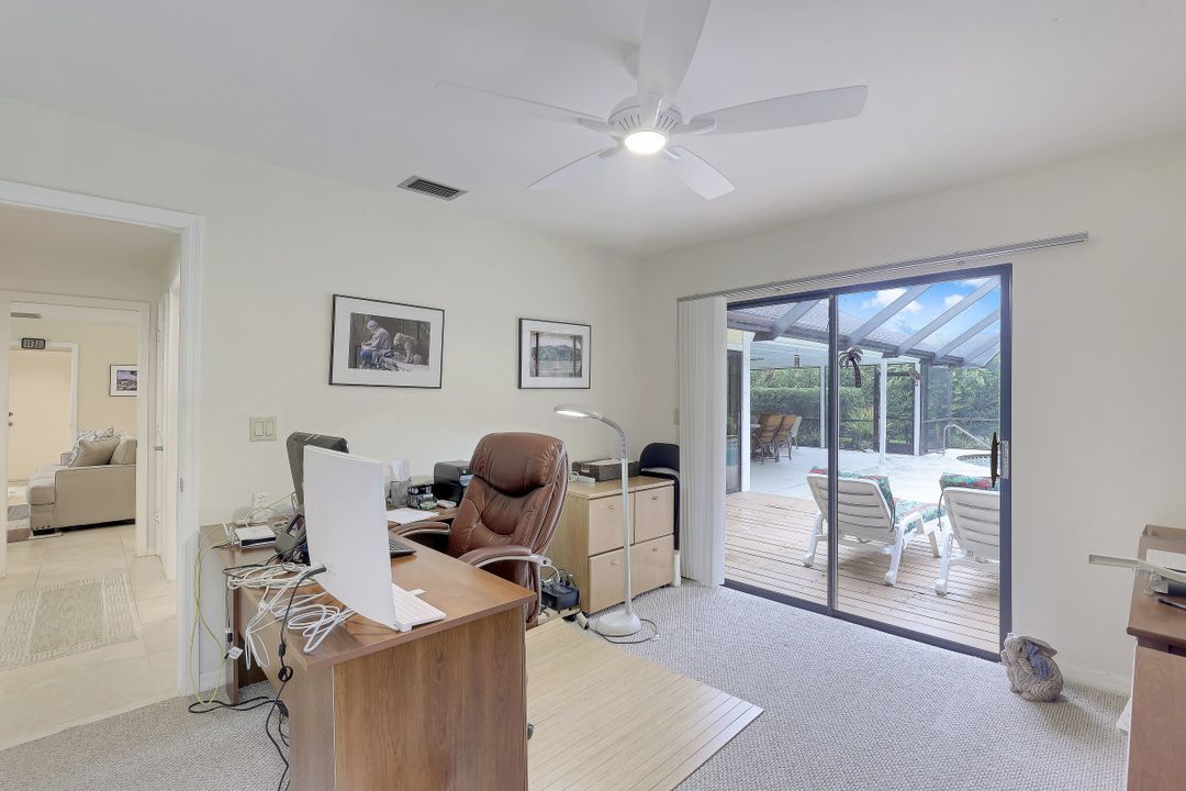 2259 Queens Way, Naples, FL 34112