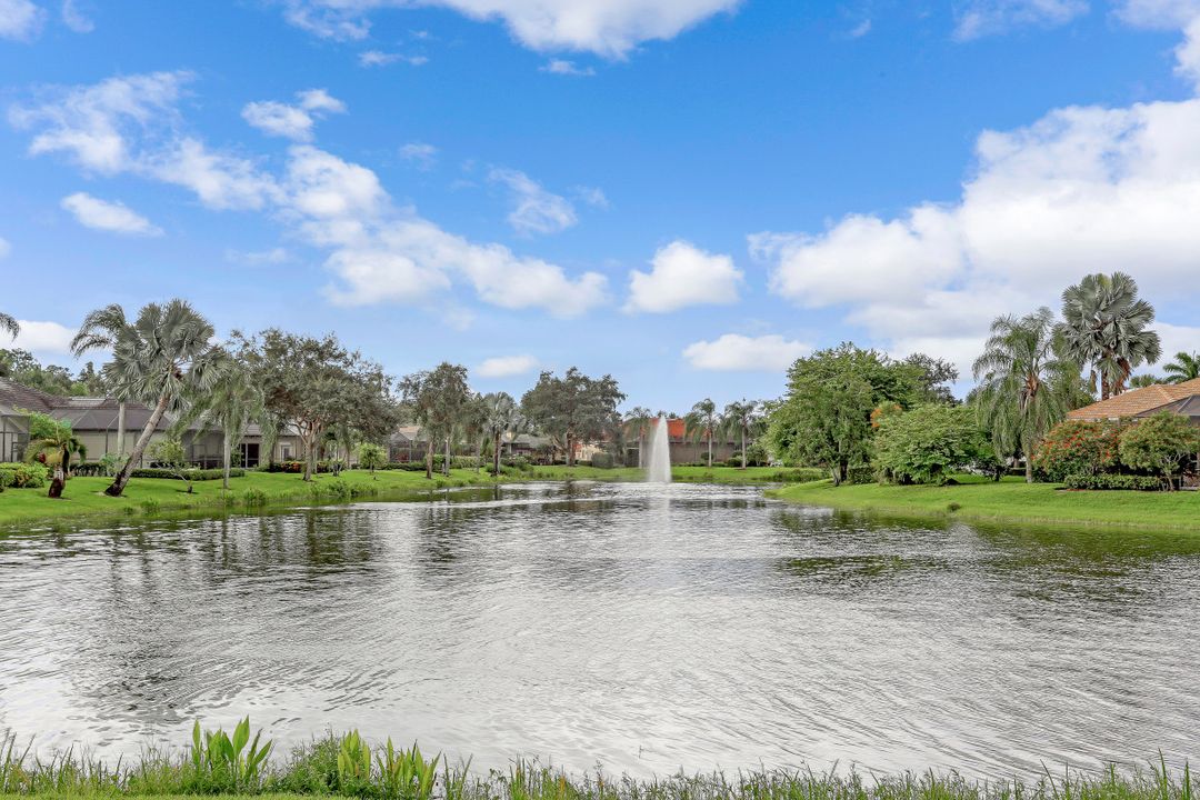 581 Wedgewood Way, Naples, FL 34119