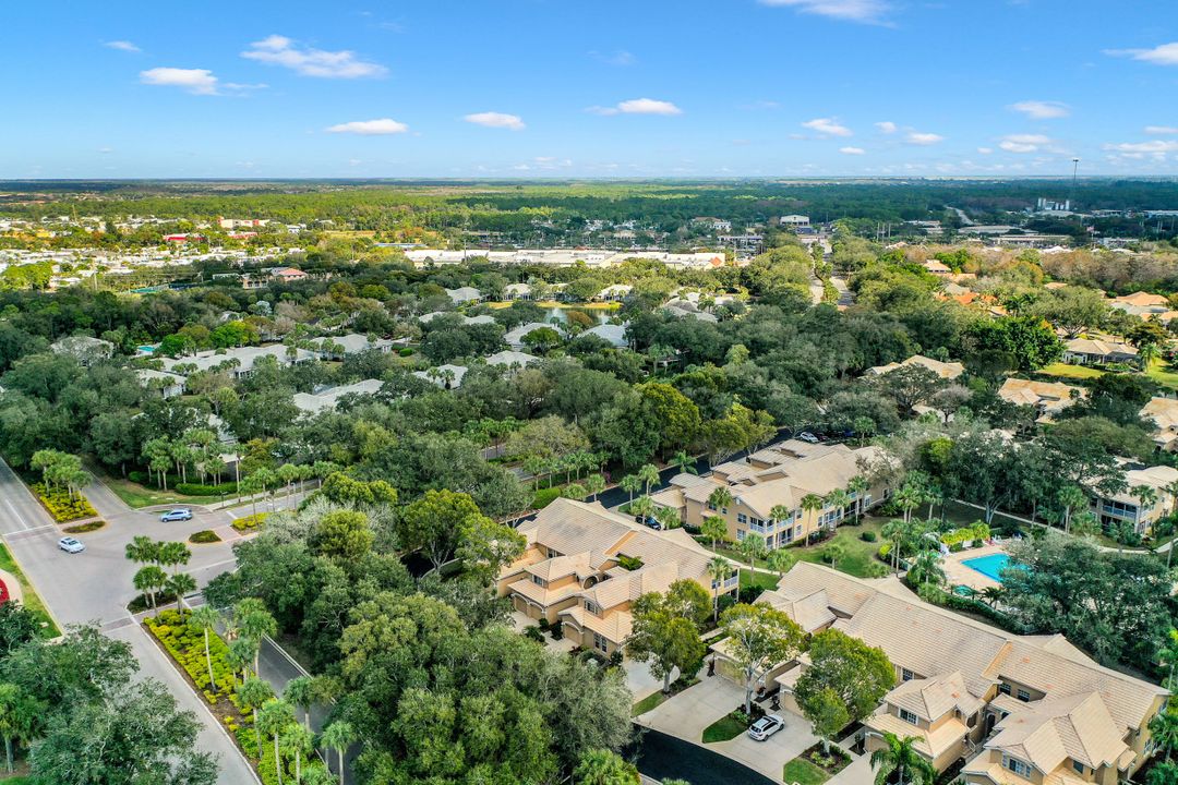 24827 Lakemont Cove Ln #203, Bonita Springs, FL 34134