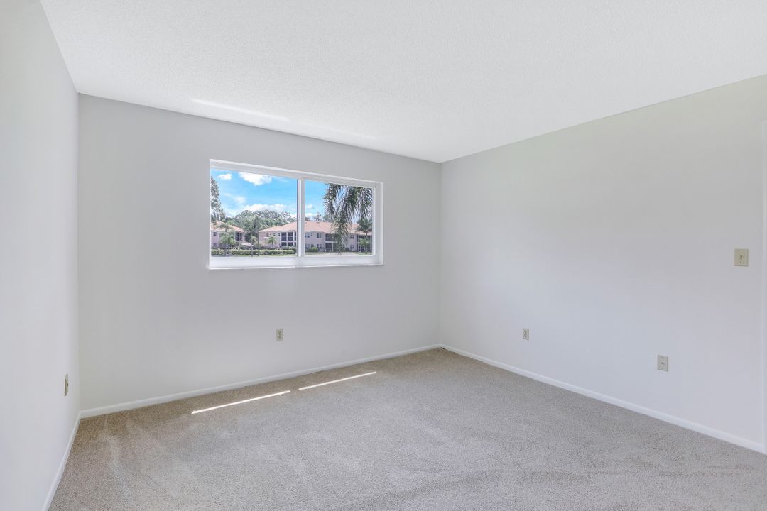 190 Turtle Lake Ct #101, Naples, FL 34105