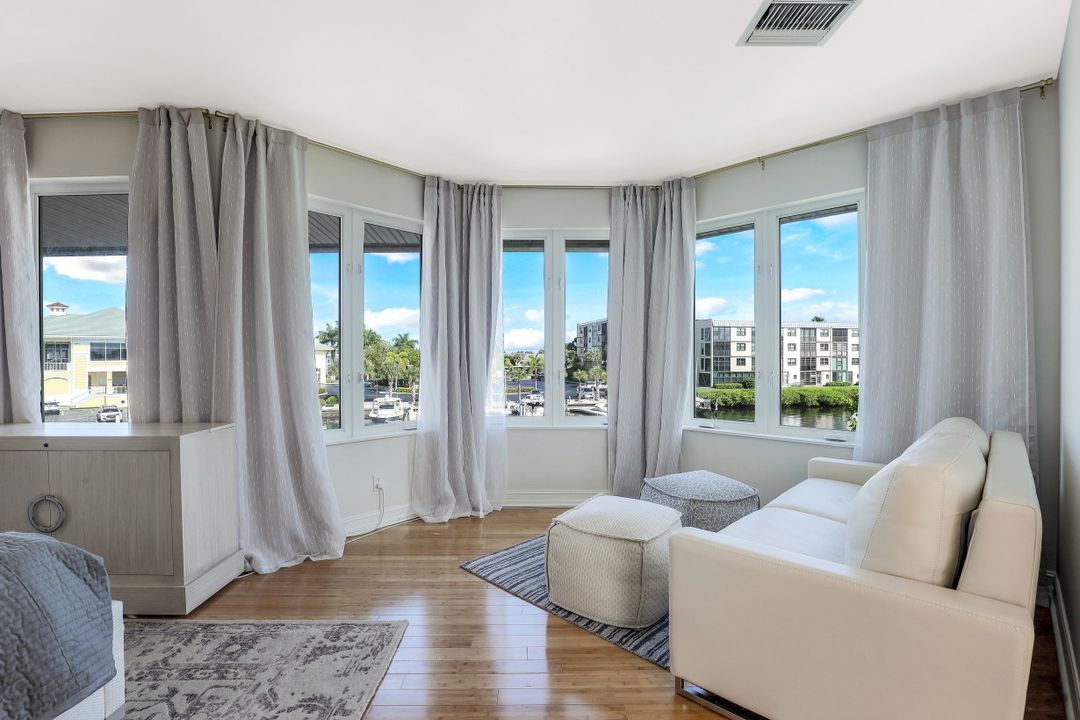 1305 Curlew Ave, Naples, FL 34102