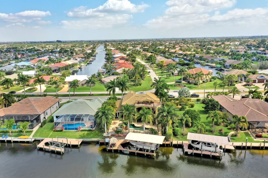 3840 Surfside Blvd, Cape Coral, FL 33914