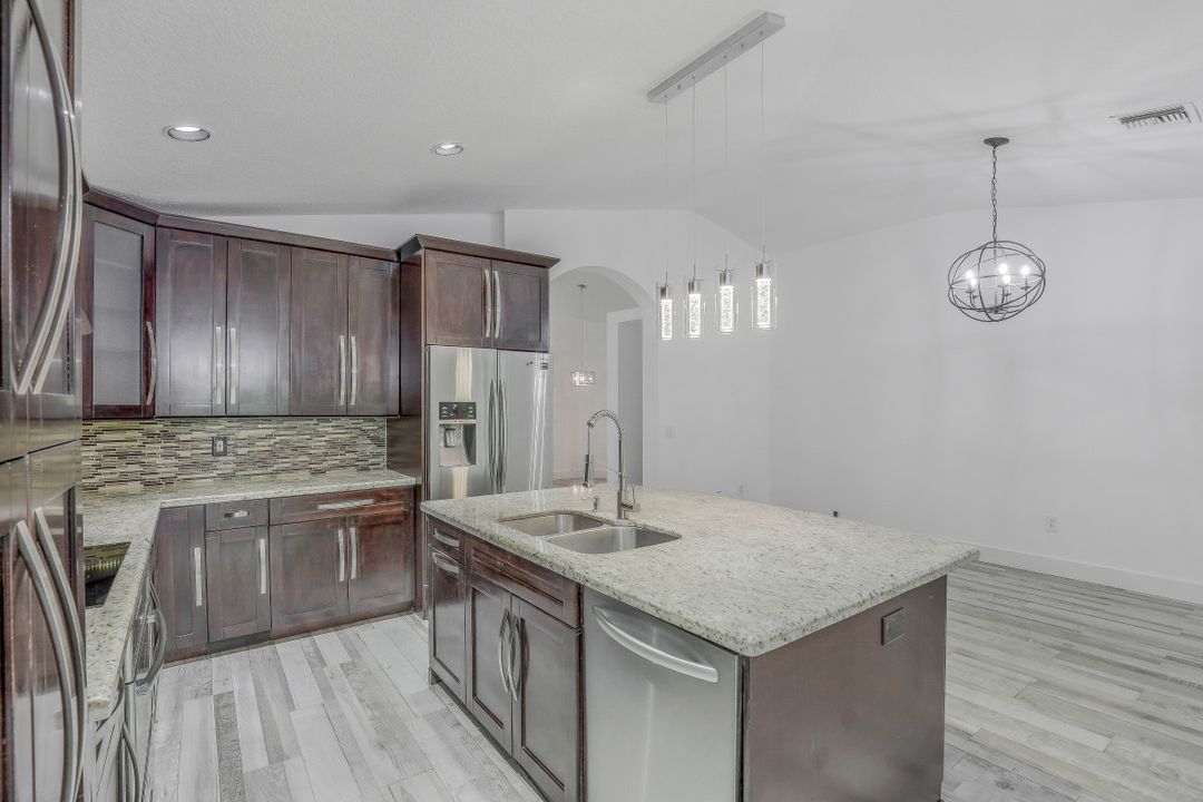 136 SW 206th Ave, Pembroke Pines, FL 33029