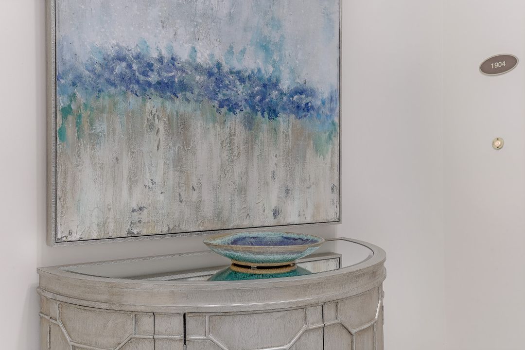 1060 Borghese Ln, Naples, FL 34114