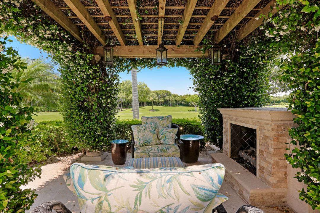 9779 Bent Grass Bend, Naples, FL 34108