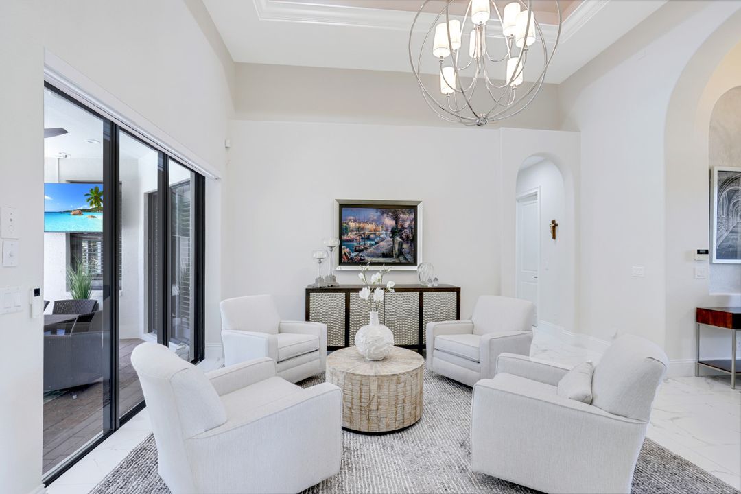 7323 Acorn Way, Naples, FL 34119