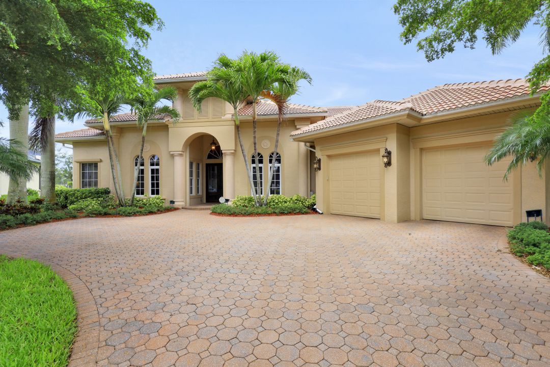 1761 Supreme Ct, Naples, FL 34110