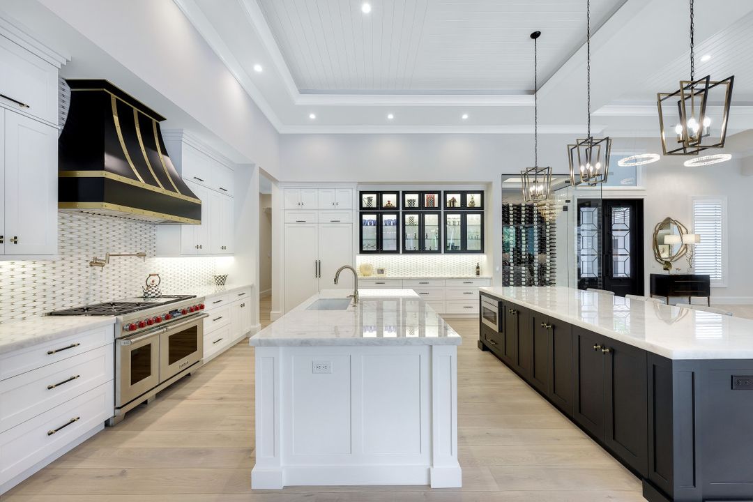 359 Warwick Way, Naples, FL 34110