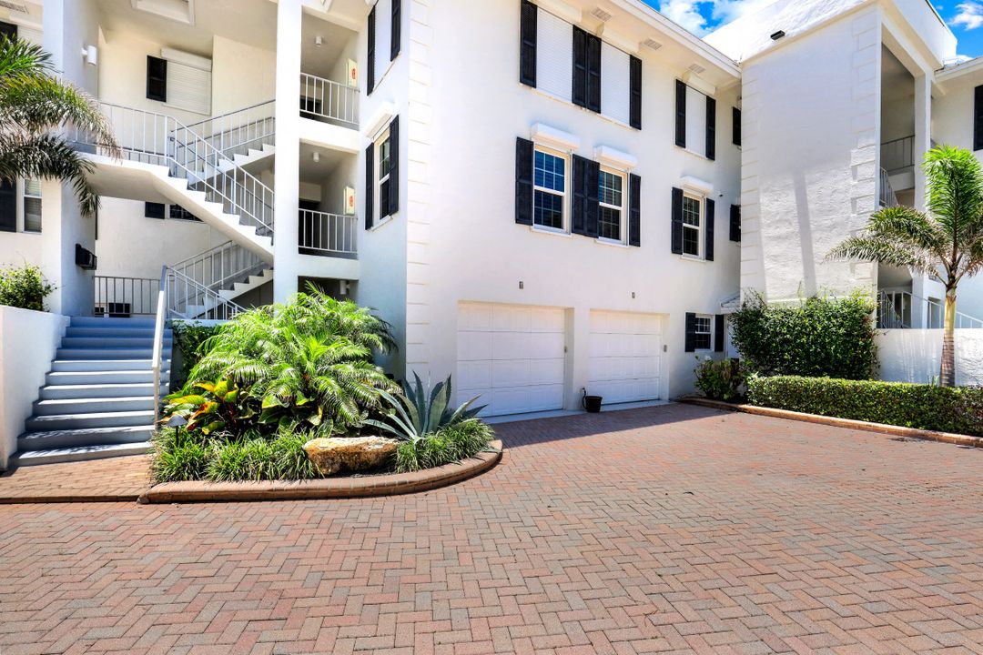 2701 Gulf Shore Blvd N, Villa #3, Naples, FL 34103