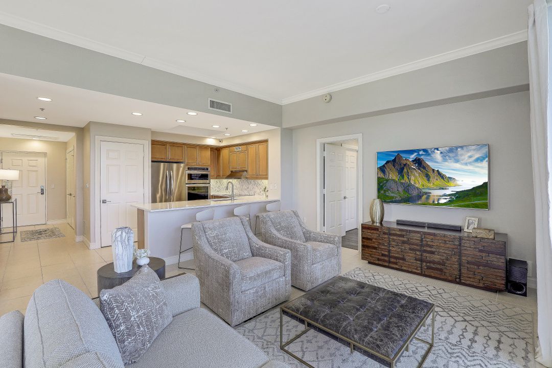 2738 Tiburon Blvd E #B-406, Naples, FL 34109