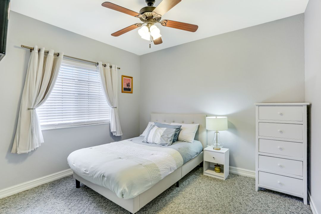 680 Luisa Ln #4, Naples, FL 34104