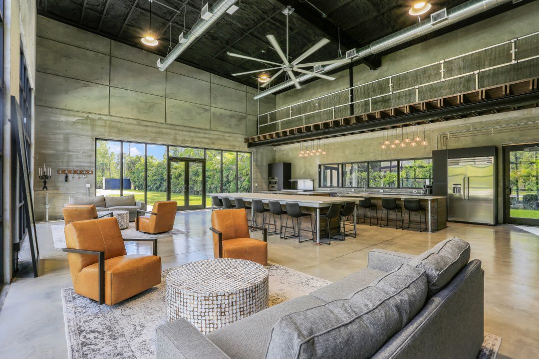 4441 5th Ave NW, Naples, FL 34119