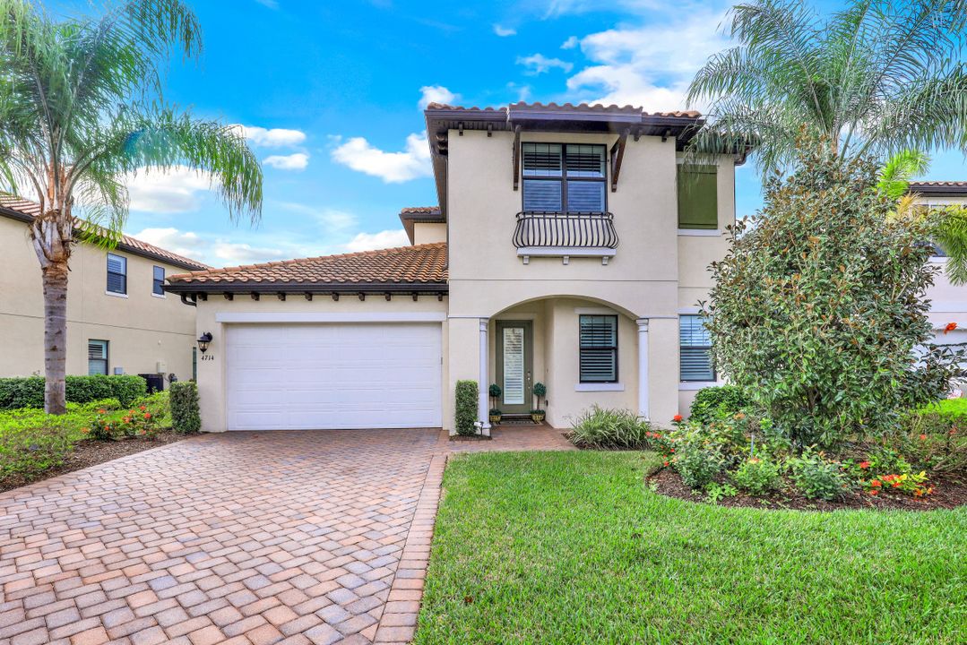 4714 Formosa Dr, Naples, FL 34119