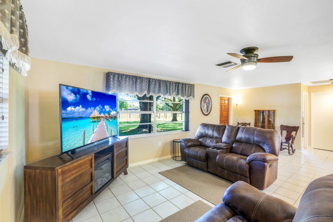 6440 Staley Farms Rd, Fort Myers, FL 33905