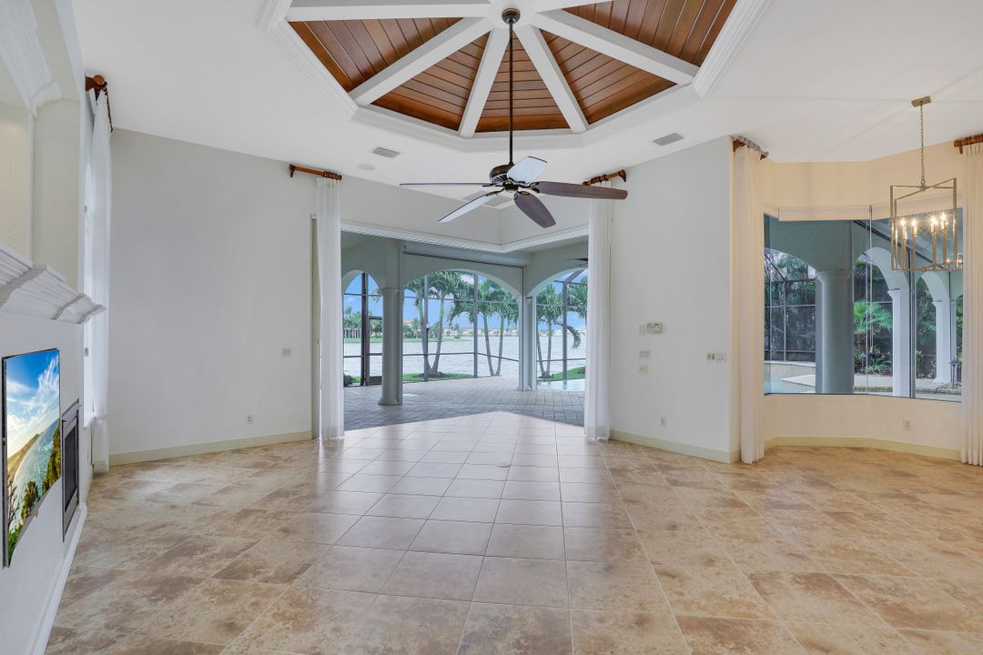 18561 Verona Lago Dr, Miromar Lakes, FL 33913