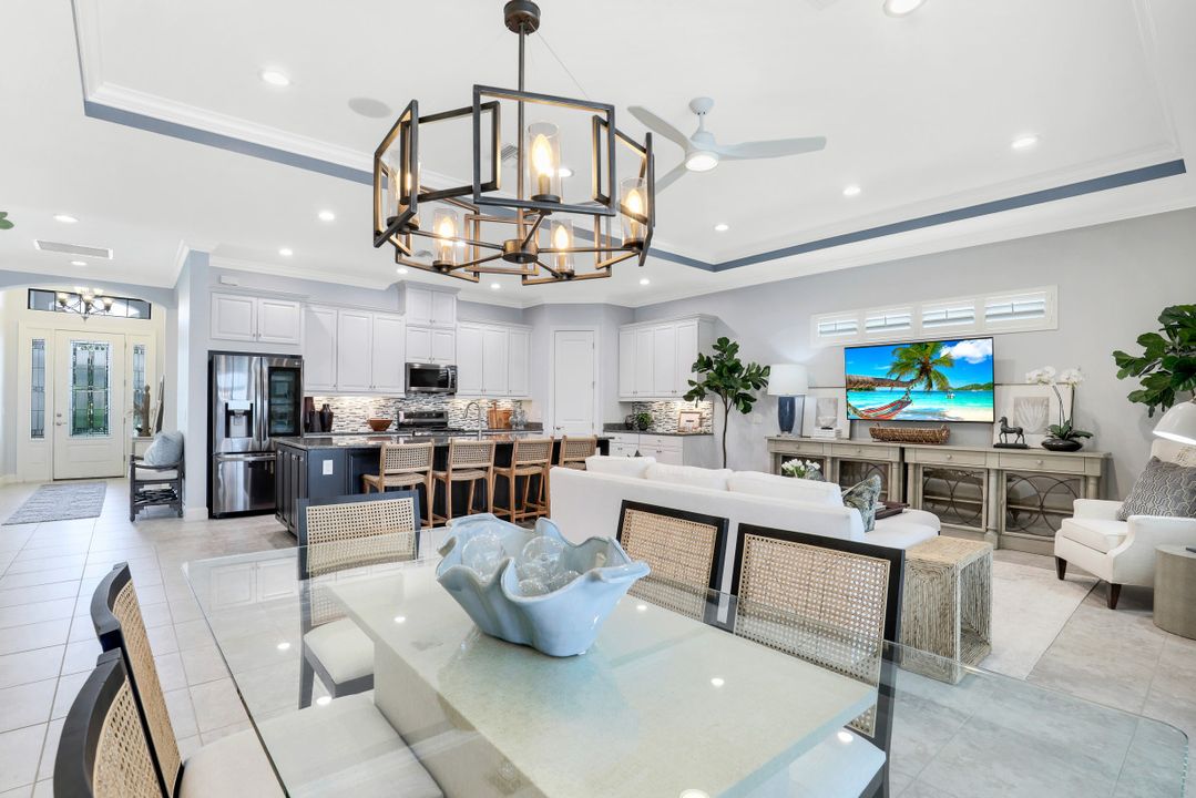 9155 Trivoli Ter, Naples, FL 34119