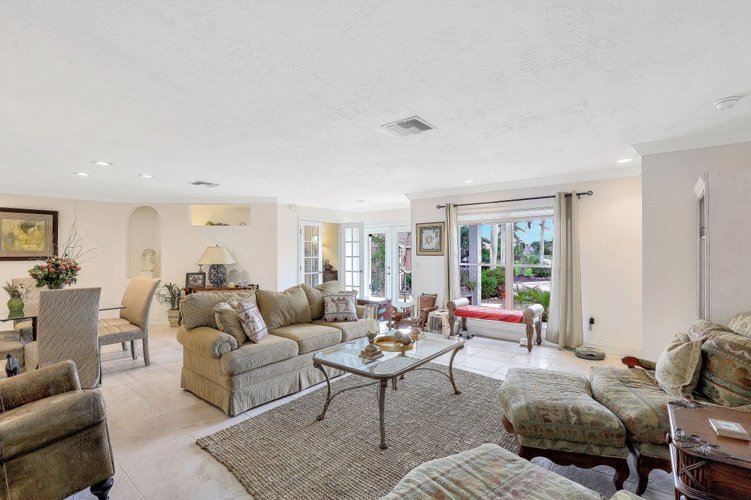 1570 Villa Ct, Marco Island, FL 34145